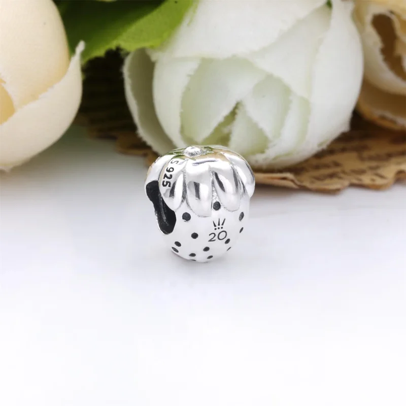 (kép) Pandora 2020 limitált kiadású Eper charm - 798952C00 - Megtekintés 2