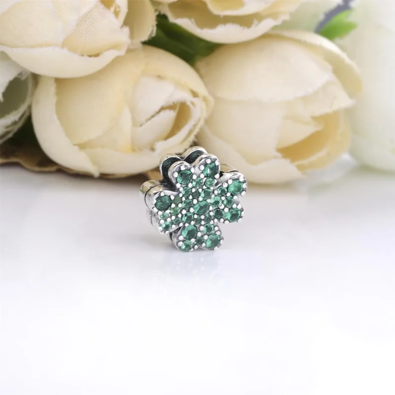 (kép) PANDORA Pavé négylevelű lóhere Klip Charm - 798601C01 - Megtekintés 2