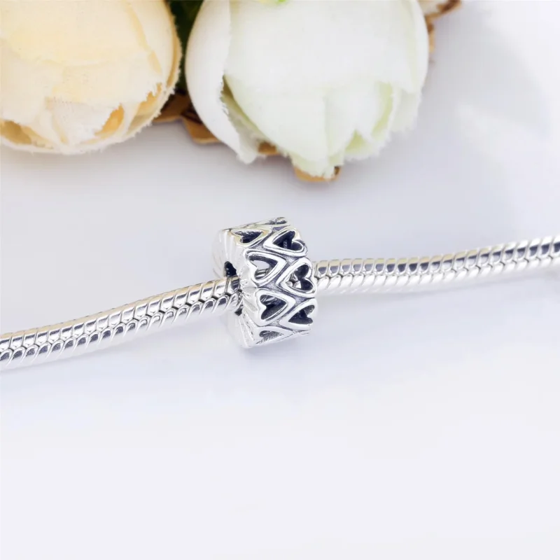 (kép) Pandora áttört szabadkézi szív alakú spacer charm 798694C00 - Megtekintés 4