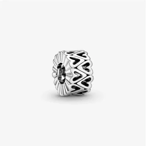 (kép) Pandora áttört szabadkézi szív alakú spacer charm 798694C00