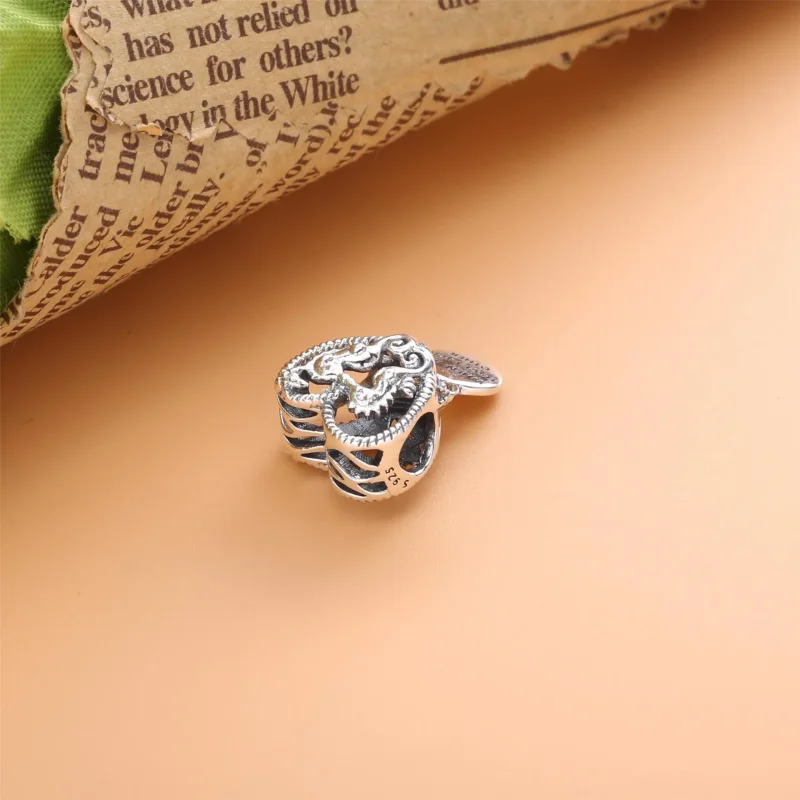 (kép) PANDORA Charm Áttört tengeri lovak szíve - 798949C00 - Megtekintés 3