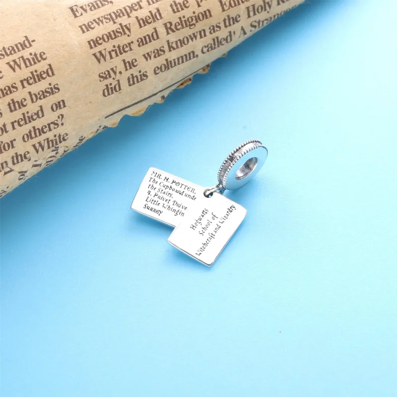 (kép) PANDORA Harry Potter, Levél a Roxfortból függő charm - 799125C01 - Megtekintés 4
