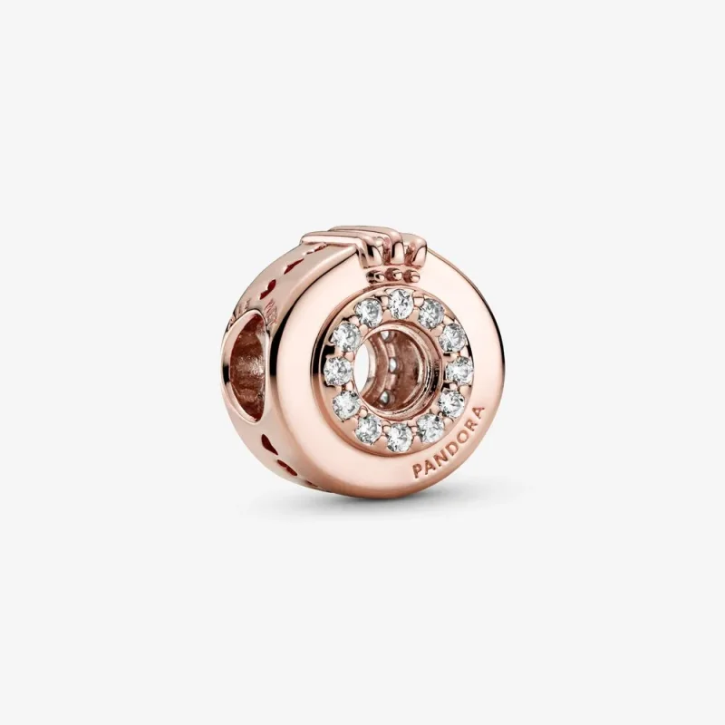 (kép) PANDORA Pavé koronás O charm - 789059C01