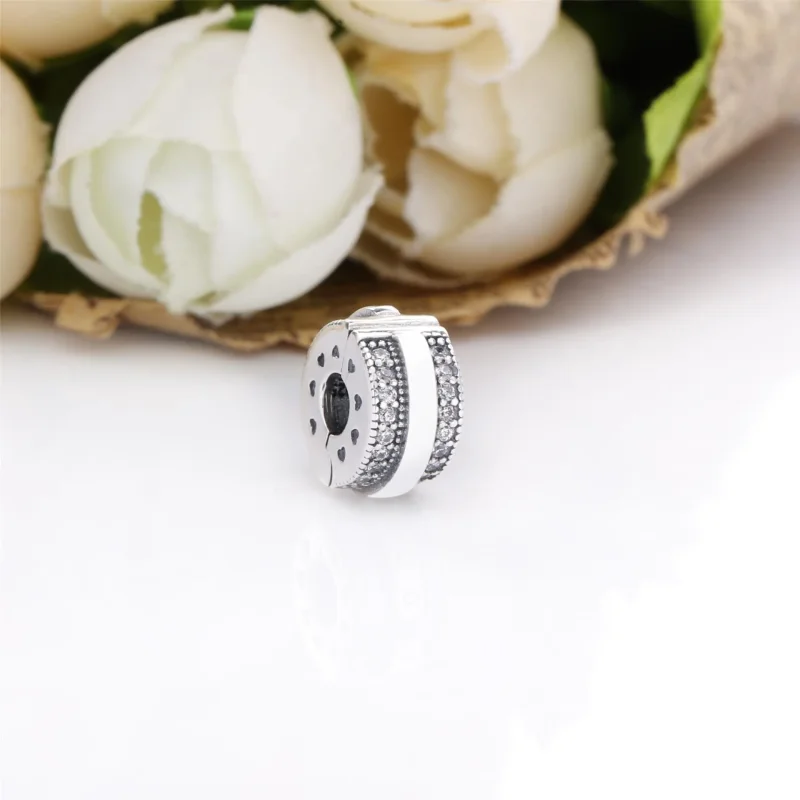 (kép) PANDORA Szikrázó pavé vonalak és logó klip charm - 799042C01 - Megtekintés 2
