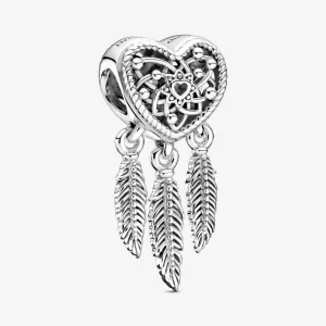 (kép) PANDORA Áttört szív és háromtollas álomfogó charm - 799107C00