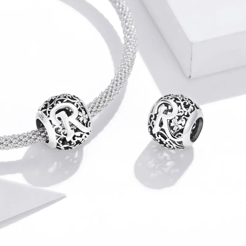 (kép) PANDORA típusú áttört mintás virág betű r charm - SCC1444-R - Megtekintés 4
