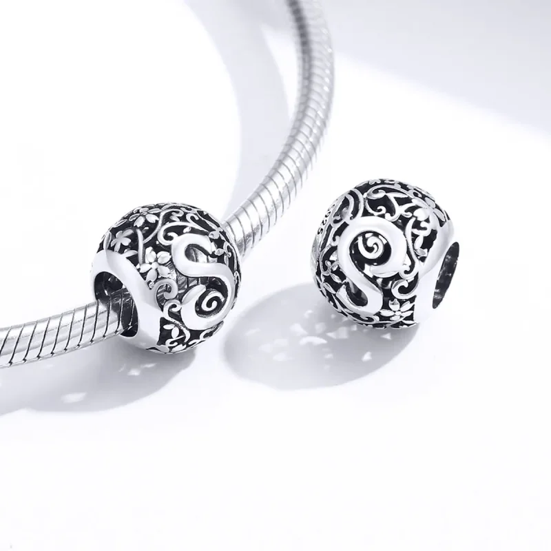 (kép) PANDORA típusú áttört mintás virág betű s charm - SCC1444-S - Megtekintés 4