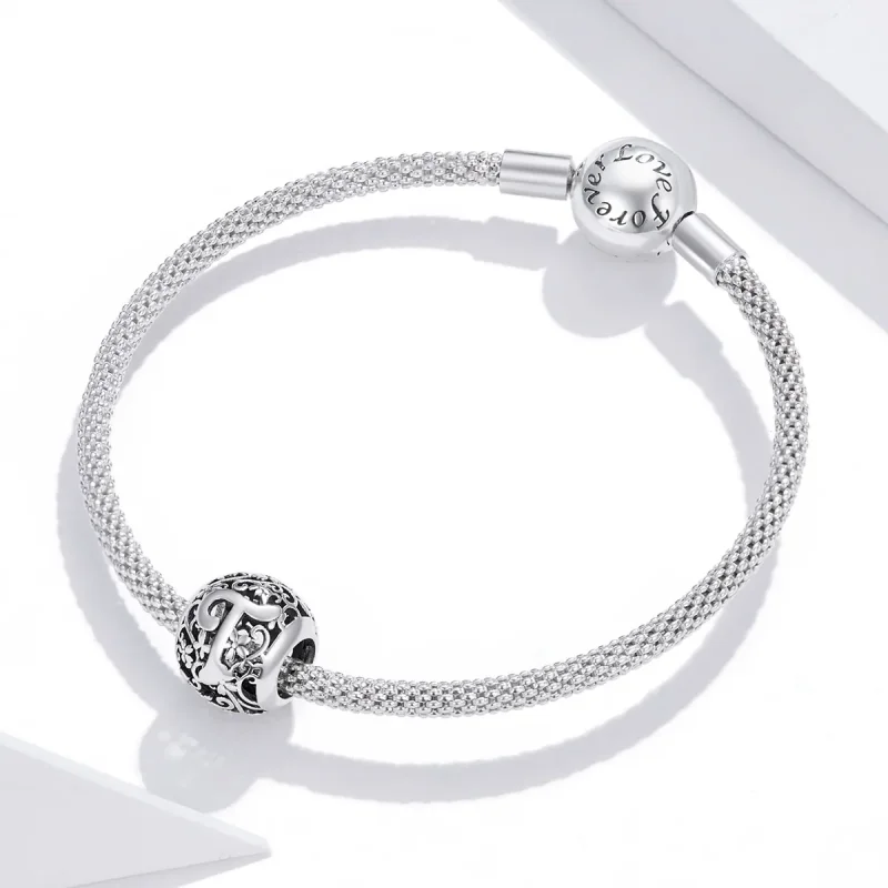 (kép) PANDORA típusú áttört mintás virág betű t charm - SCC1444-T - Megtekintés 3
