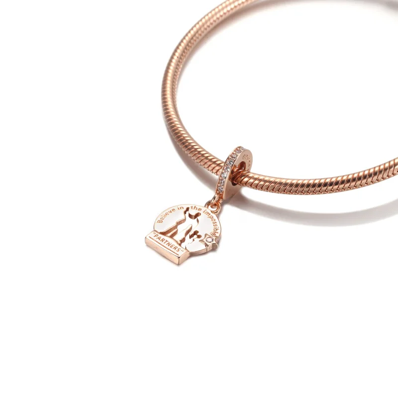 (kép) PANDORA Disney, Parkok partnerek Függő Charm - 789269C01 - Megtekintés 5