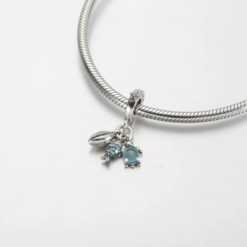 (kép) Pandora Hal, tengeri teknős és kagyló tripla függő charm - 791697C01 - Megtekintés 4