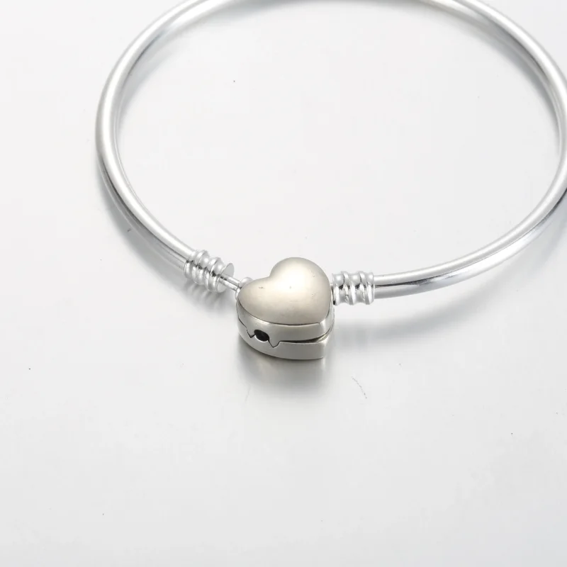(kép) Pandora Moments Entwined Infinite Hearts Clasp Bangle - 591064C01 - Megtekintés 4