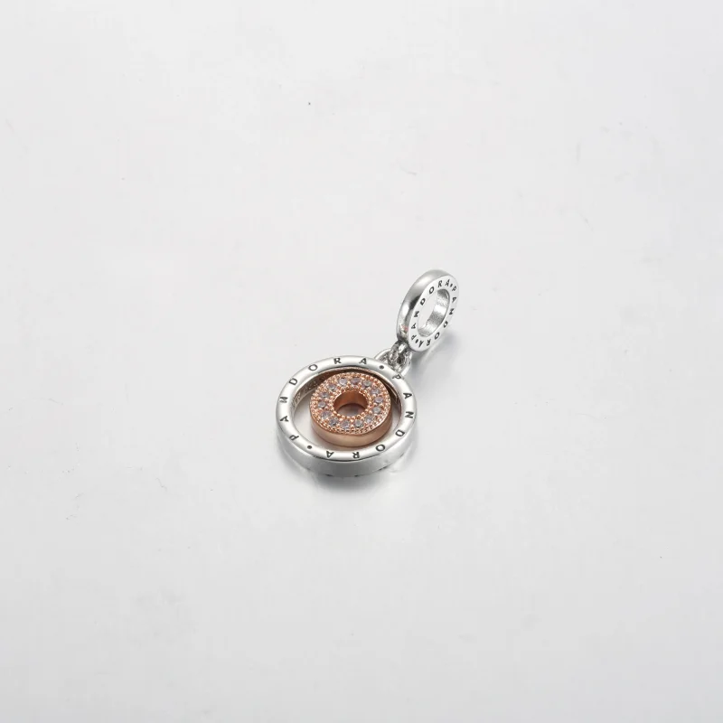 (kép) Pandora Moments kéttónusú logó karika függő charm - 782287C01 - Megtekintés 2
