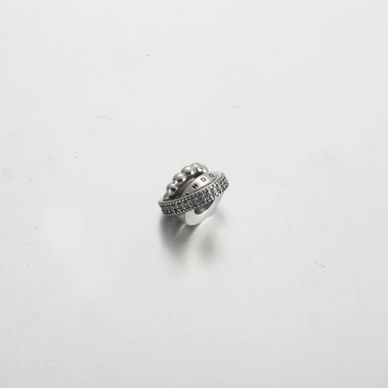(kép) Pandora Moments logó pavé és gyöngy charm - 792317C01 - Megtekintés 2