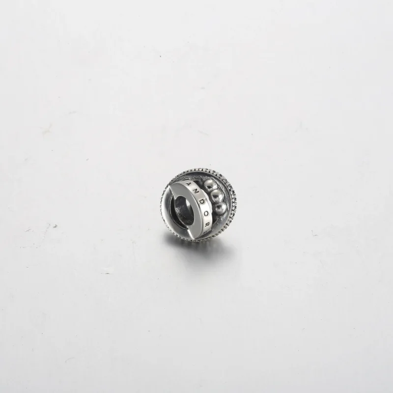 (kép) Pandora Moments logó pavé és gyöngy charm - 792317C01 - Megtekintés 3