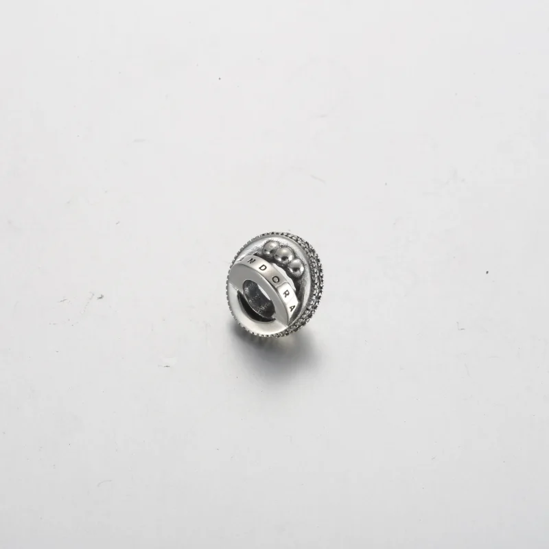 (kép) Pandora Moments logó pavé és gyöngy charm - 792317C01 - Megtekintés 4