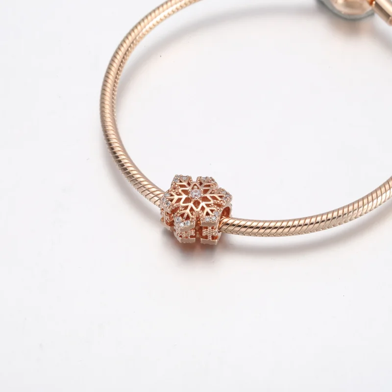 (kép) Pandora Ünnepi hópehely charm - 782378C01 - Megtekintés 5