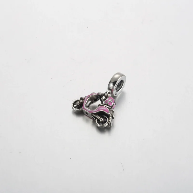 (kép) Pandora Rózsaszín robogó függő charm - 791057C01 - Megtekintés 2