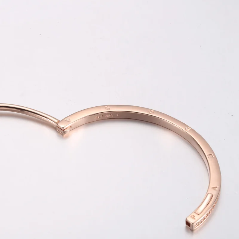 (kép) Pandora Signature I-D pavé karperec - 582313C01 - Megtekintés 4