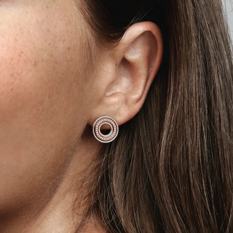 (kép) Pandora Signature Kéttónusú logó és pavé gombfülbevaló - 282780C01 - Megtekintés 3