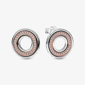 Pandora Signature Kéttónusú logó és pavé gombfülbevaló - 282780C01 (kép) Pandora Signature Kéttónusú logó és pavé gombfülbevaló - 282780C01
