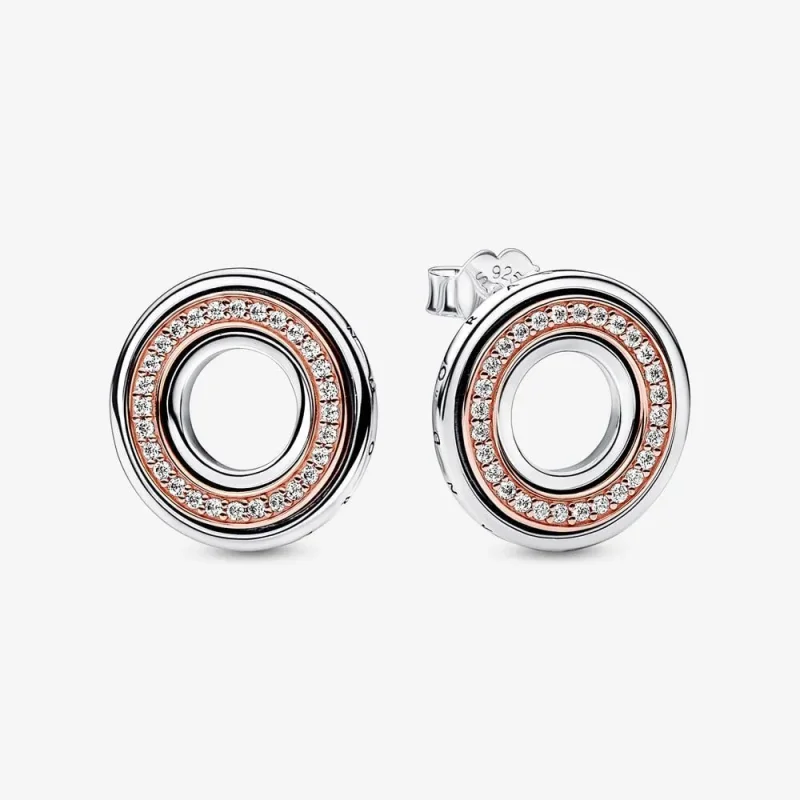 (kép) Pandora Signature Kéttónusú logó és pavé gombfülbevaló - 282780C01
