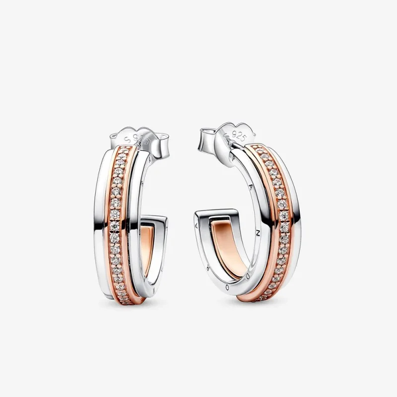 (kép) Pandora Signature Kéttónusú logó és pavé karika-fülbevaló - 282737C01