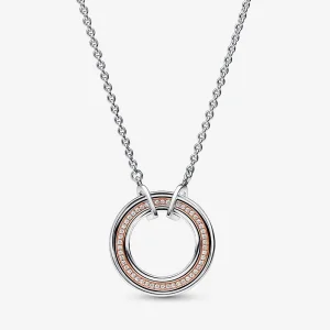 (kép) Pandora Signature Kéttónusú logó és pavé nyaklánc - 382772C01