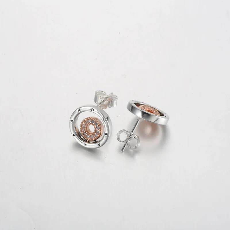 (kép) Pandora Signature kéttónusú logós gombfülbevaló - 282314C01 - Megtekintés 4