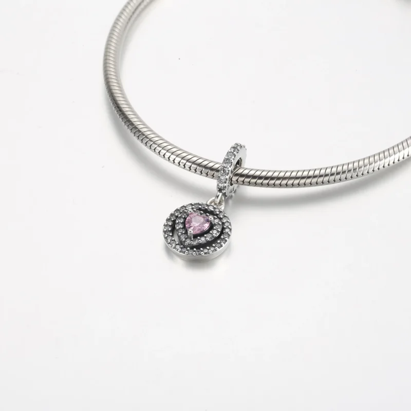 (kép) Pandora Szikrázó dupla glóriás szív függő charm - 791476C01 - Megtekintés 4