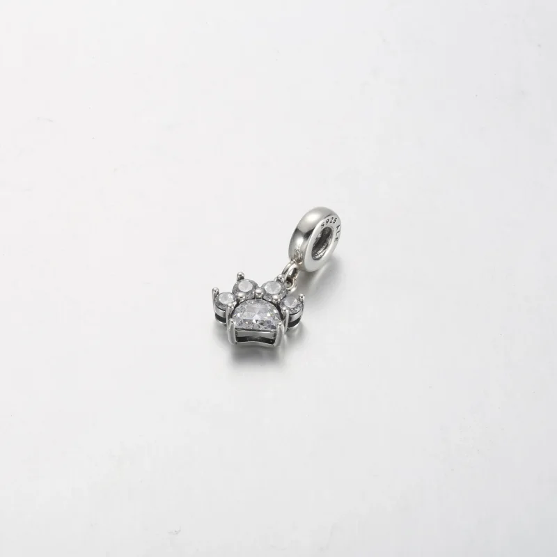 (kép) Pandora Szikrázó kisállat mancsnyom függő charm - 792247C01 - Megtekintés 2