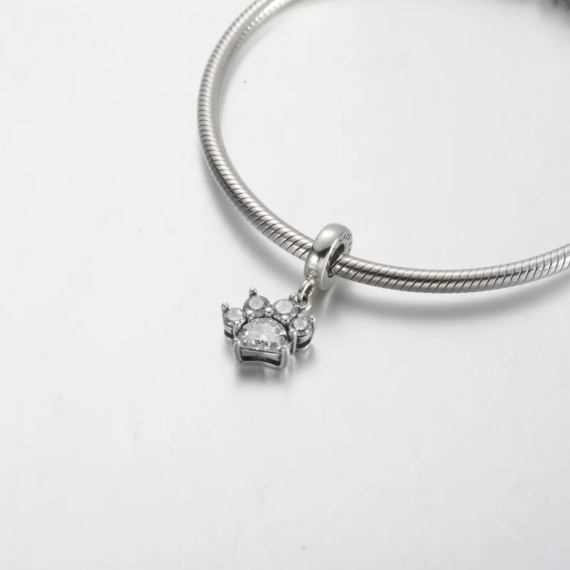 (kép) Pandora Szikrázó kisállat mancsnyom függő charm - 792247C01 - Megtekintés 4