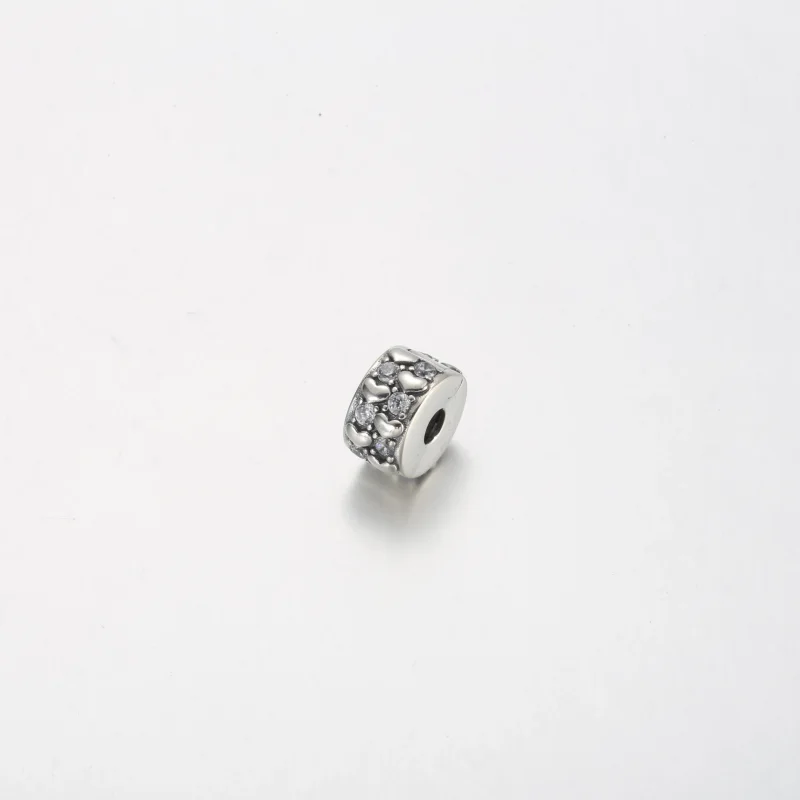 (kép) Pandora Végtelen szívek szikrázó klip charm - 792235C01 - Megtekintés 2