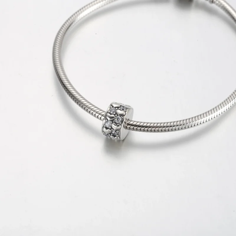 (kép) Pandora Végtelen szívek szikrázó klip charm - 792235C01 - Megtekintés 4