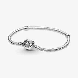 Disney PANDORA Moments Mickey Egér szívkapcsos kígyólánc karkötő - 599299C01 (kép) Disney PANDORA Moments Mickey Egér szívkapcsos kígyólánc karkötő - 599299C01
