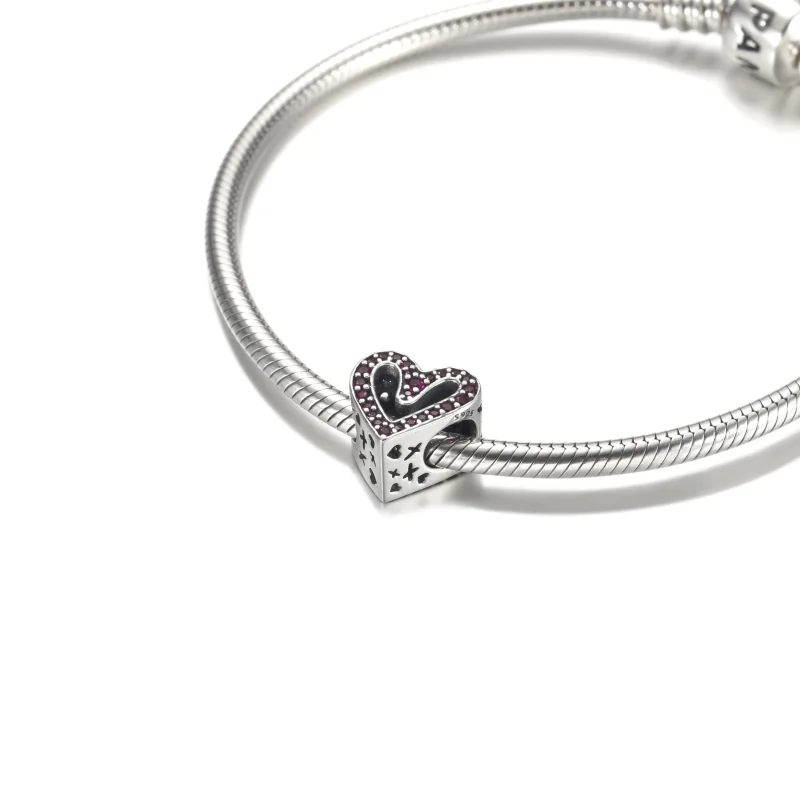 (kép) PANDORA Csillogó Rubinvörös Szabadkezű Szív Charm - 798692C02 - Megtekintés 5