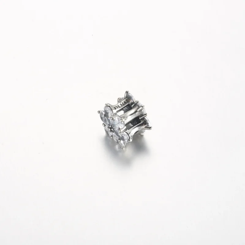 (kép) Pandora Csillogó Herbarium Fürt Charm - 792623C01 - Megtekintés 3