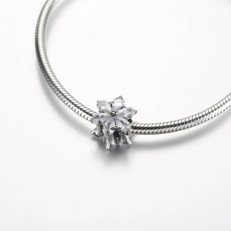 (kép) Pandora Csillogó Herbarium Fürt Charm - 792623C01 - Megtekintés 4