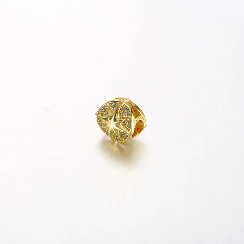 (kép) Pandora Marvel Captain Marvel jelvény ékszer - 762744C01 - Megtekintés 3