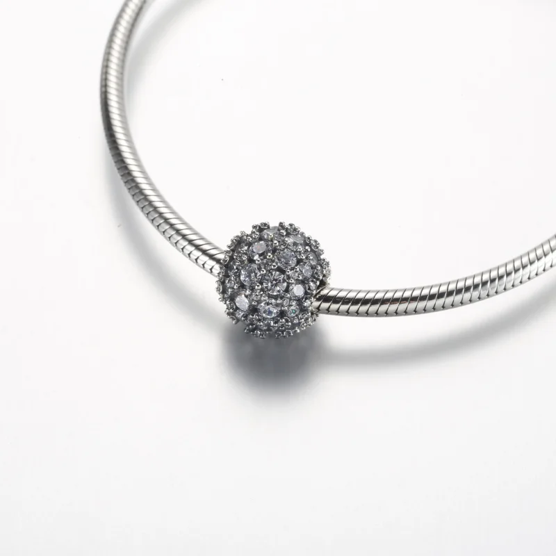 (kép) Pandora Ragyogó Pavé Kerek Charm - 792630C01 - Megtekintés 5