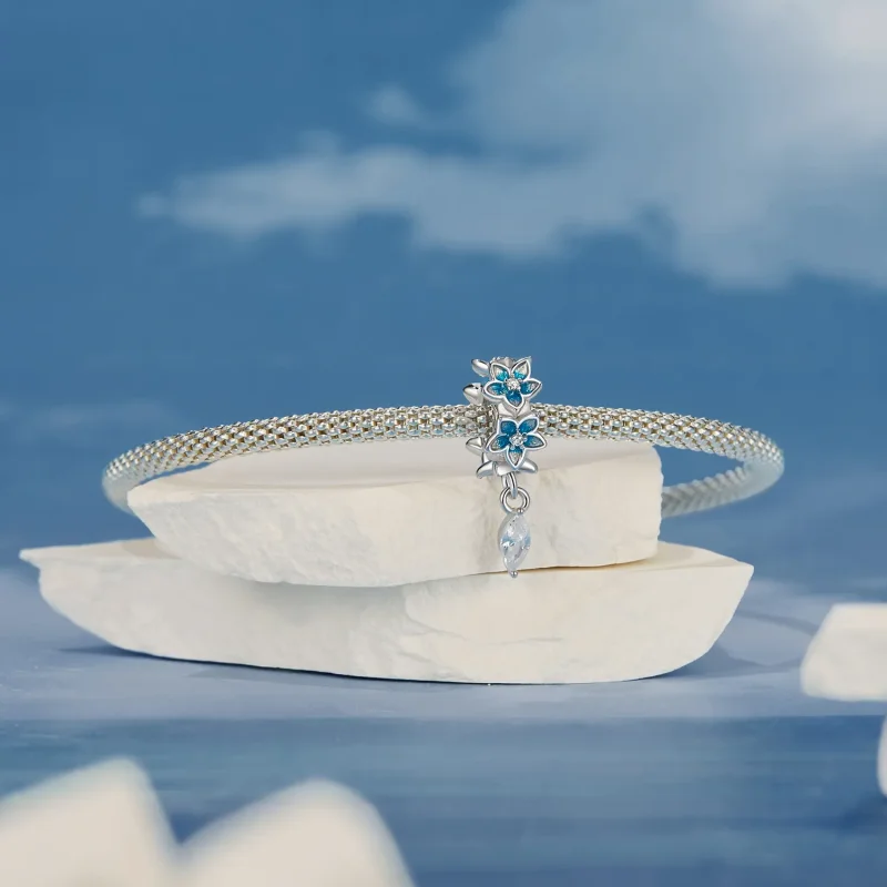 (kép) Pandora stílusú kis Delphinium Charm - BSC1028 - Megtekintés 4