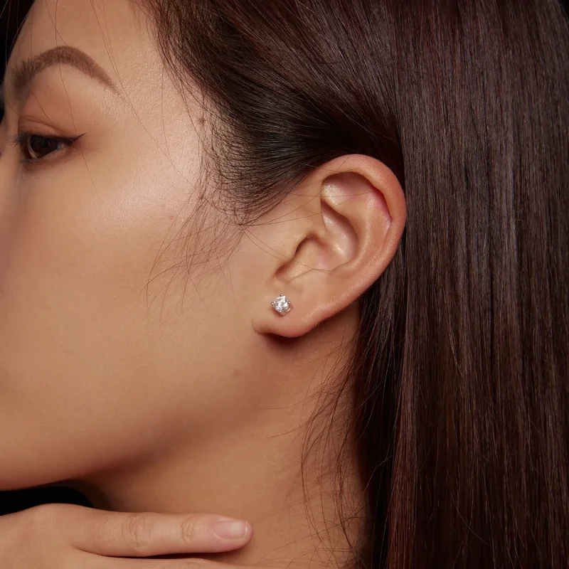 (kép) Pandora stílusú 0,5 karátos négykaromos moissanite fülbevalók - MSE003-S - Megtekintés 7