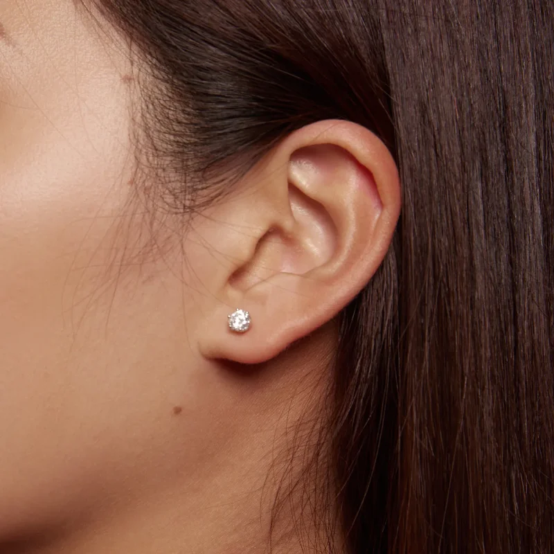 (kép) Pandora stílusú 0,5 karátos négykaromos Moissanite fülbevalók - MSE004-S - Megtekintés 7