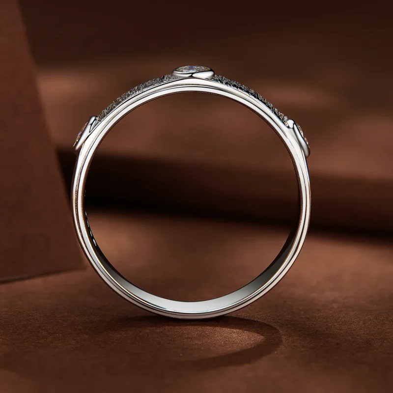(kép) Pandora stílusú finom Moissanite csatornagyűrű férfiaknak - MSR032 - Megtekintés 4