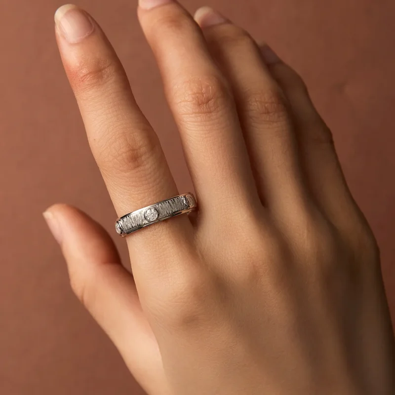 (kép) Pandora stílusú finom Moissanite csatornagyűrű férfiaknak - MSR032 - Megtekintés 6