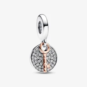 Pandora Kéttónusú kulcs a boldogsághoz dupla függő charm - 783236C01 (kép) Pandora Kéttónusú kulcs a boldogsághoz dupla függő charm - 783236C01