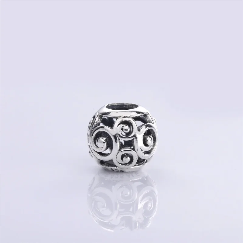 (kép) Disney, PANDORA ezüst charm, Mickey egér "Mickey kavarog" - Megtekintés 3