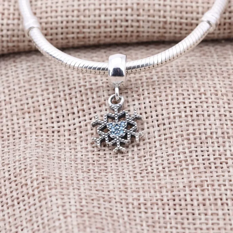 (kép) Disney, PANDORA ezüst függő charm, Mickey csillogó hópehely - Megtekintés 2
