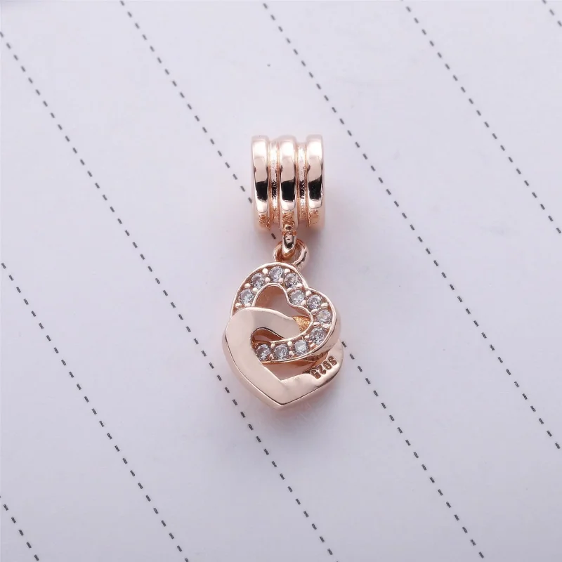(kép) PANDORA Egymásba kapcsolt szívek függő charm - 791242CZ - Megtekintés 3