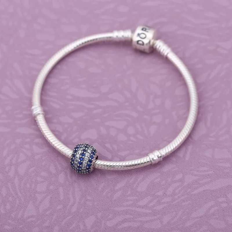 (kép) PANDORA Kék-pavé csíkos charm - 791172NCB - Megtekintés 2