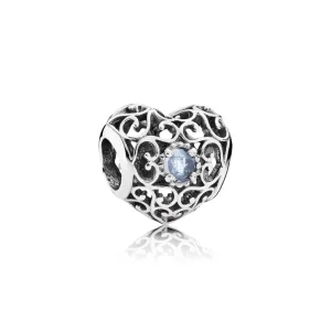 PANDORA Március - ezüst, szív alakú charm kék kristállyal - 791784NAB (kép) PANDORA Március - ezüst, szív alakú charm kék kristállyal - 791784NAB